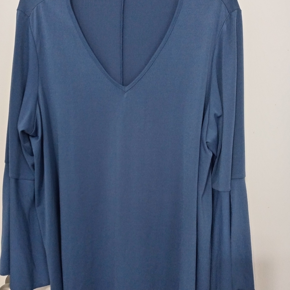 Philosophy Woman long Trumpet Ruffle Sleeve Pullover V Neck Tunic Blouse